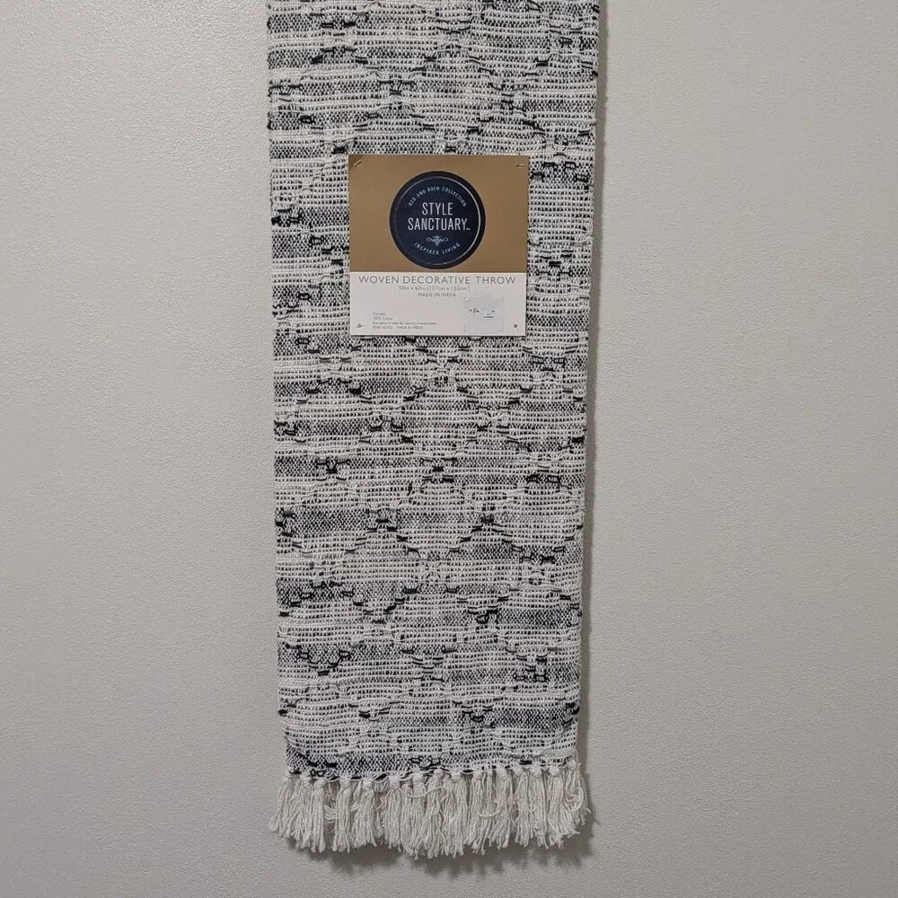 Style Sanctuary Woven Throw Blanket - NWT